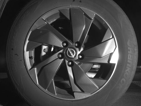 Used 2025 Nissan Rogue SV image 12