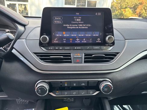Used 2025 Nissan Altima 2.5 SR FWD image 17