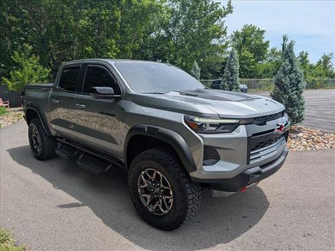 Used 2025 Chevrolet Colorado ZR2 w/ Technology Package AWD/4WD image 7