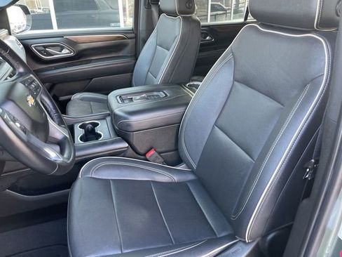 Used 2023 Chevrolet Suburban Premier image 12