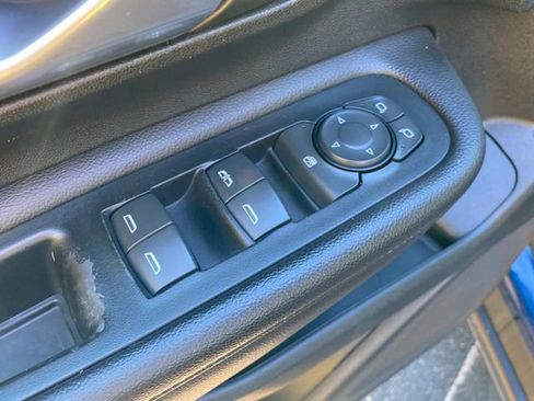 Used 2022 GMC Terrain SLE image 13