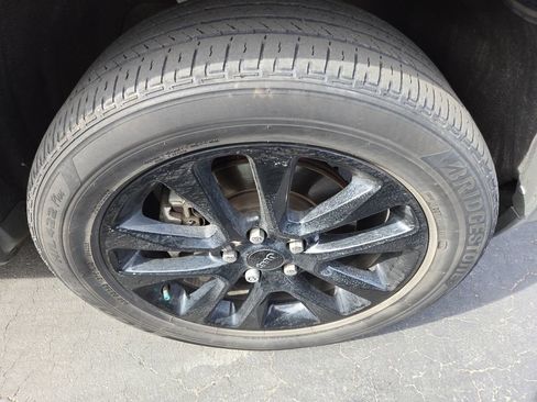 Used 2022 Jeep Grand Cherokee Laredo X image 7