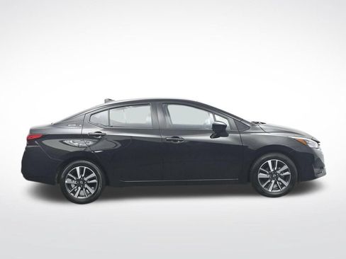 Used 2025 Nissan Versa SV FWD image 4