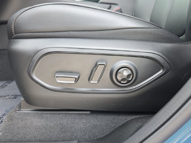 New 2026 Jeep Grand Cherokee Limited w/ Luxury Tech Group II RWD image 16
