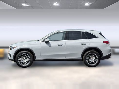 New 2026 Mercedes-Benz GLC 300 4MATIC image 2
