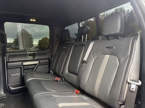 Used 2022 Ford F350 Platinum w/ FX4 Off-Road Package AWD/4WD image 9