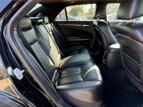 Used 2013 Chrysler 300 C image 11