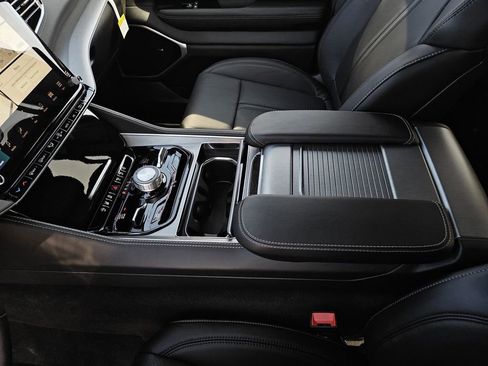 New 2026 Jeep Grand Wagoneer Limited AWD/4WD image 22