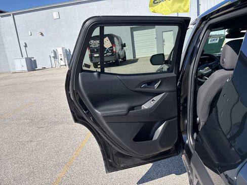 Used 2025 Chevrolet Equinox LT image 21