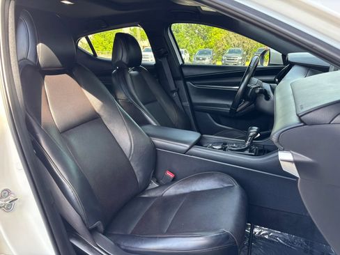 Used 2019 MAZDA MAZDA3 Hatchback w/ Premium Package image 19