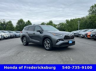 Used 2023 Toyota Highlander XLE FWD video 2