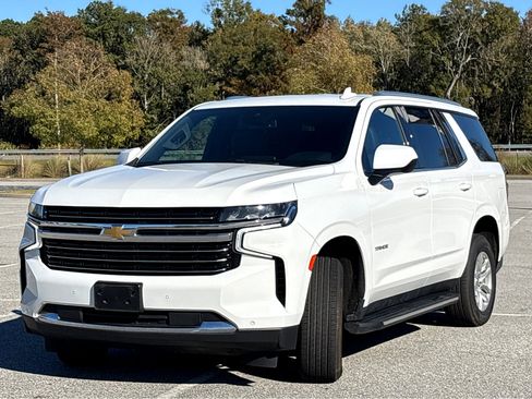 Used 2023 Chevrolet Tahoe LT image 3