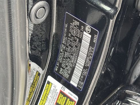 Used 2025 Toyota Camry SE image 13