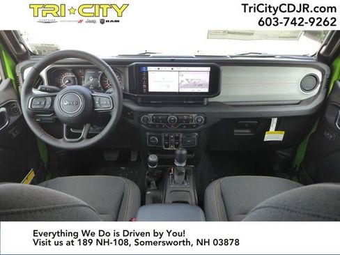 New 2025 Jeep Gladiator Sport image 12