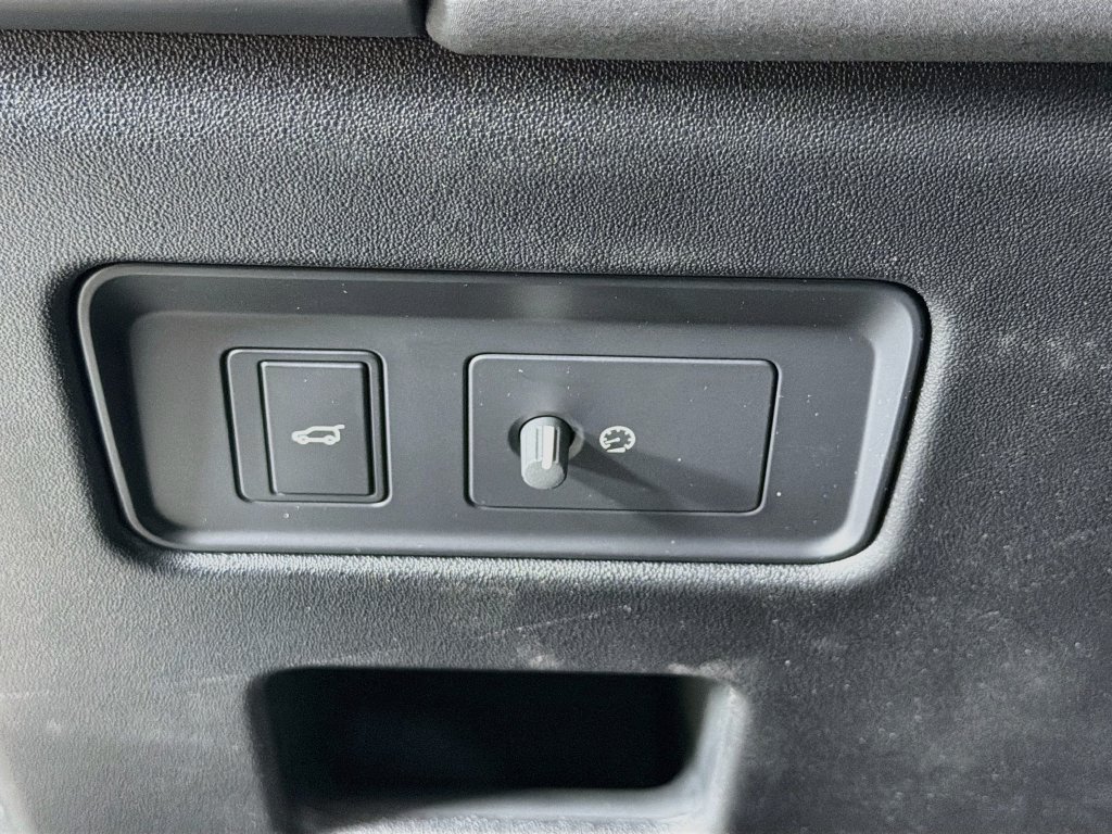 New 2026 Land Rover Discovery S AWD/4WD image 10
