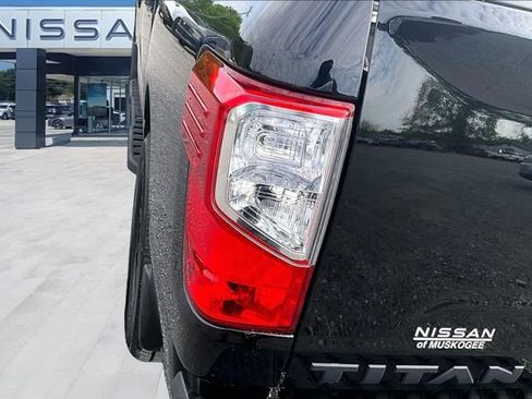 Used 2024 Nissan Titan SV w/ SV Convenience Package AWD/4WD image 20