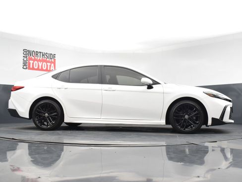 Used 2025 Toyota Camry SE w/ Convenience Package FWD image 29