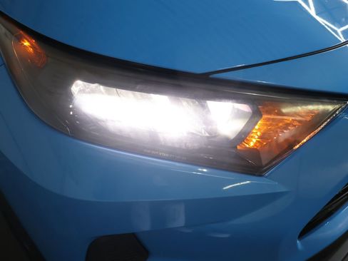Used 2021 Toyota RAV4 LE FWD image 26