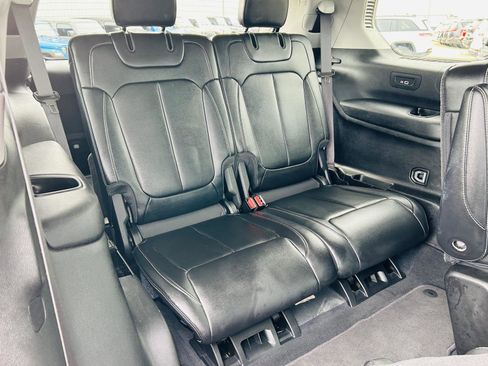 Used 2023 Jeep Grand Cherokee L Limited w/ Black Appearance Package image 36