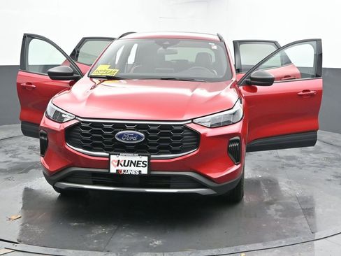 Used 2025 Ford Escape ST-Line w/ Cold Weather Package image 34