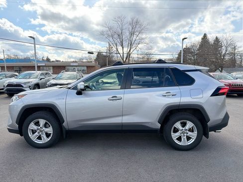 Used 2020 Toyota RAV4 XLE w/ Convenience Package image 10