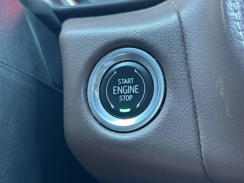 Used 2021 Chevrolet Suburban High Country w/ Premium Package AWD/4WD image 33