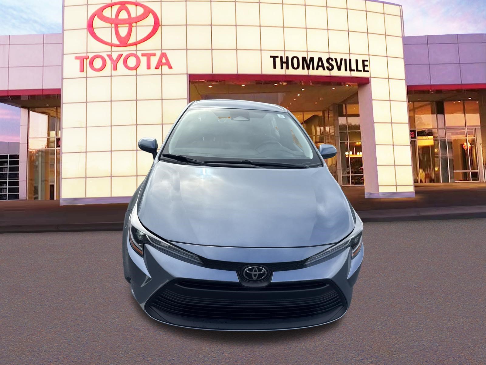 Used 2025 Toyota Corolla LE FWD image 2