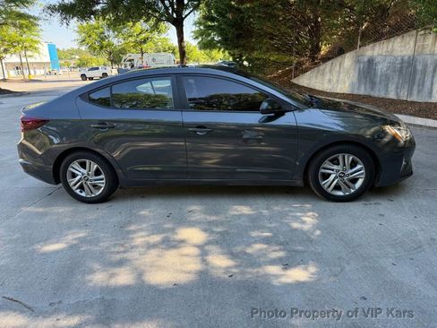 Used 2020 Hyundai Elantra Value Edition FWD image 4