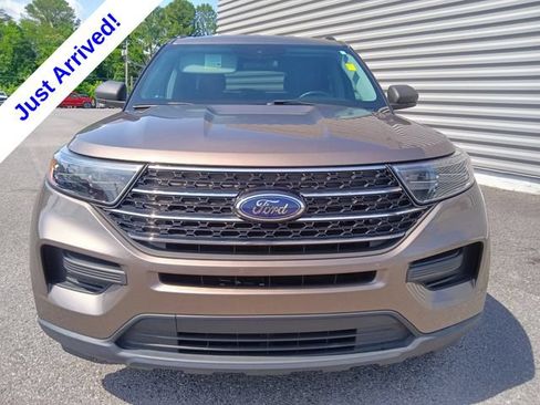 Used 2021 Ford Explorer XLT AWD/4WD image 8