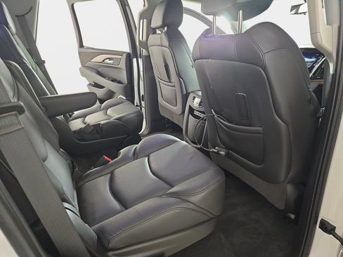 Used 2020 Cadillac Escalade Premium Luxury AWD/4WD image 12