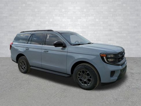 New 2025 Ford Expedition Active image 2