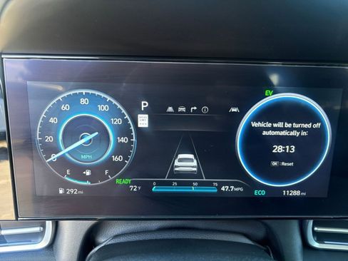 Used 2025 Hyundai Elantra Limited image 42