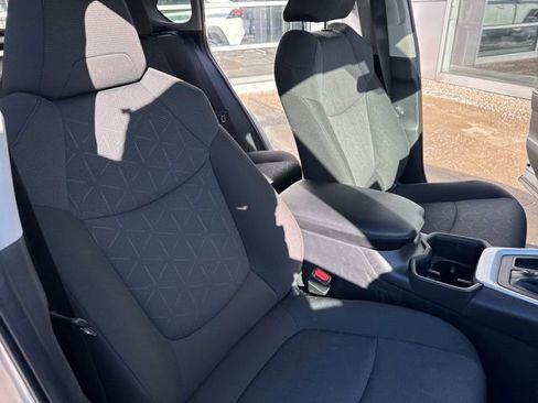 Used 2025 Toyota RAV4 XLE image 35