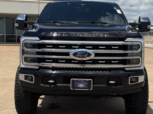 Used 2023 Ford F250 Platinum w/ FX4 Off-Road Package AWD/4WD image 9