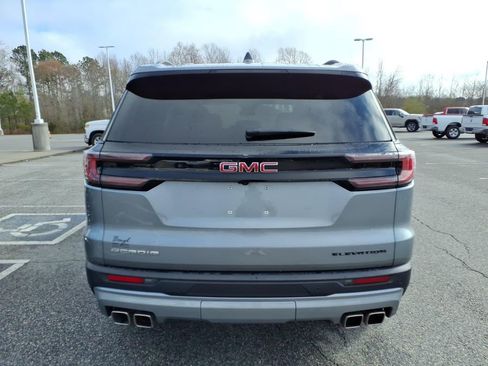 Used 2025 GMC Acadia Elevation image 4