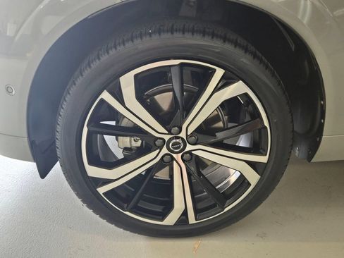 Certified 2024 Volvo XC60 B5 Ultimate w/ Protection Package Premier AWD/4WD image 9