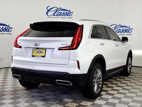 Used 2024 Cadillac XT4 Premium Luxury w/ LPO, Floor Liner Package FWD image 6