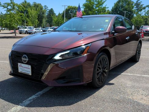 Used 2025 Nissan Altima 2.5 SV w/ SV Special Edition Package AWD/4WD image 8