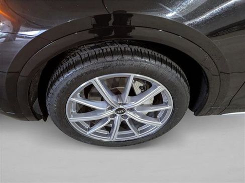 Used 2021 Audi Q5 e Premium Plus w/ Premium Plus Package image 24