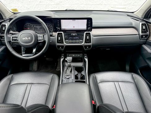 Used 2023 Kia Sorento S w/ Panoramic Sunroof Package AWD/4WD image 36