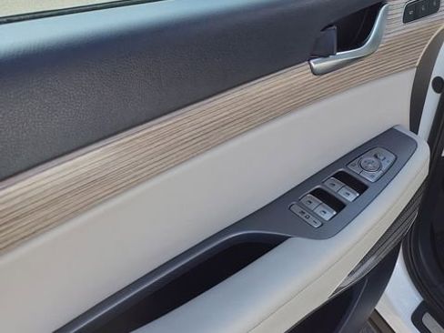 Used 2021 Hyundai Palisade Limited image 18