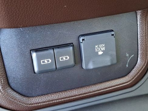 Used 2022 Toyota Highlander Limited AWD/4WD image 11