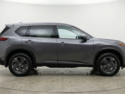 Used 2025 Nissan Rogue SV image 11