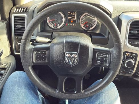 Used 2019 RAM 1500 Classic SLT image 10