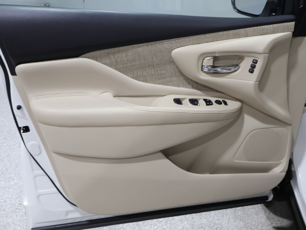 Used 2019 Nissan Murano SL w/ SL Technology Package AWD/4WD image 12