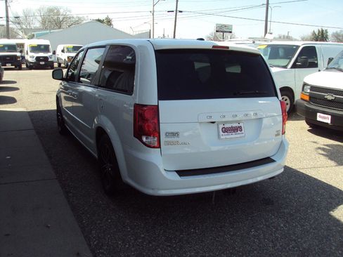 Used 2016 Dodge Grand Caravan R/T image 5
