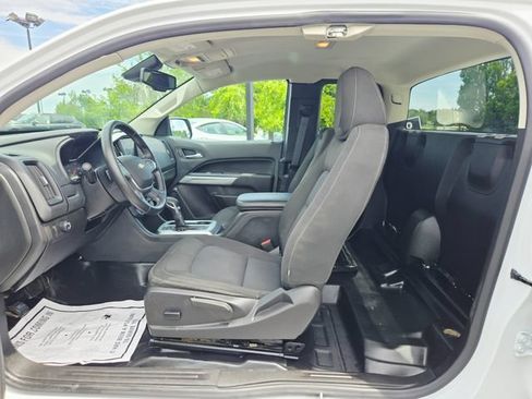 Used 2022 Chevrolet Colorado LT w/ Fleet Safety Package RWD image 17