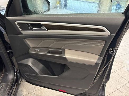 Used 2023 Volkswagen Atlas SE image 15