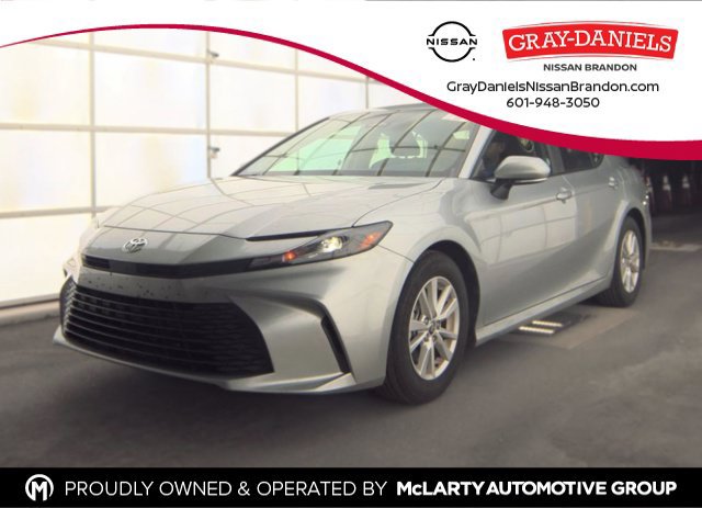 Used 2025 Toyota Camry LE FWD image 1