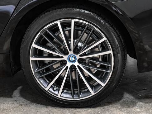 Used 2023 BMW 530e RWD image 55